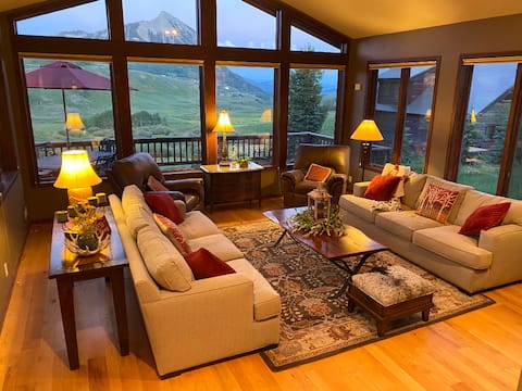 Popular Airbnb listing: View House ~ Great Views, HotTub, mins to ski/town in Crested Butte / Gunnison