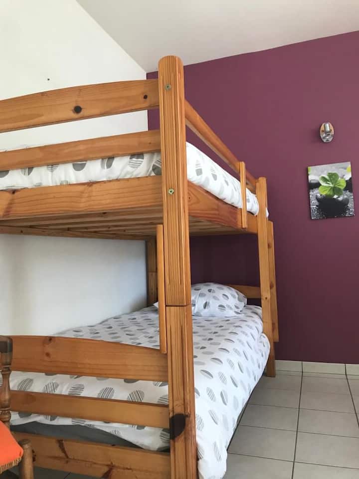Logement 2 Adultes Et 2 Enfants, Proche Des Lacs. - Lac de Vouglans