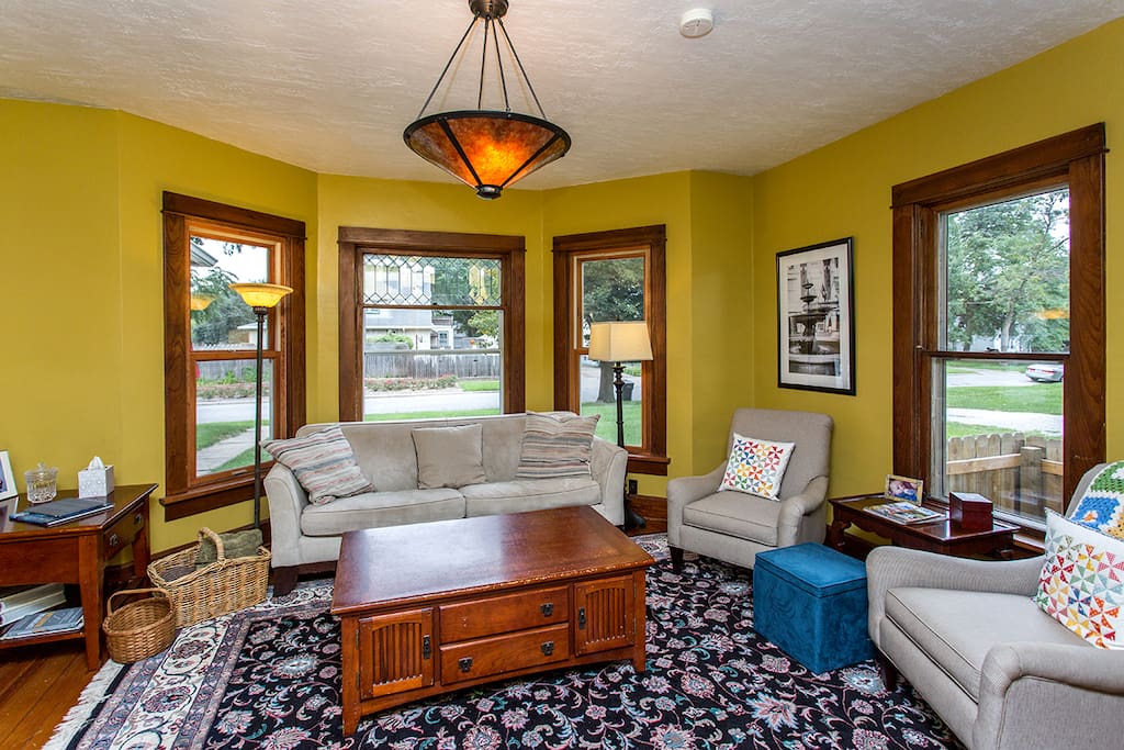 Warm, welcoming living room area to put your feet up and relax.