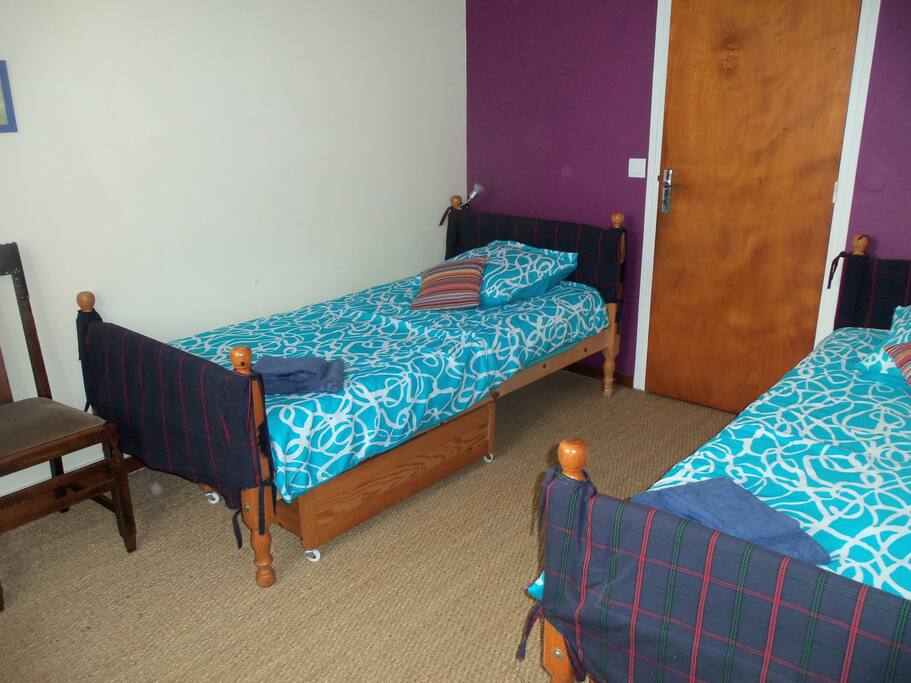 Twin bedroom