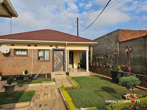 Triple Tee Guest House in Area 43