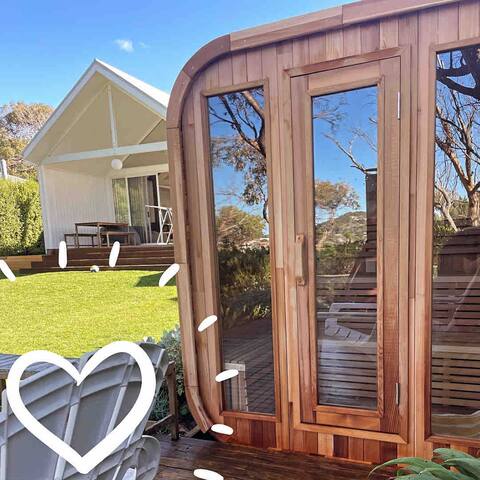 Absolute waterfront-with sauna – Wave Song gallery image 4