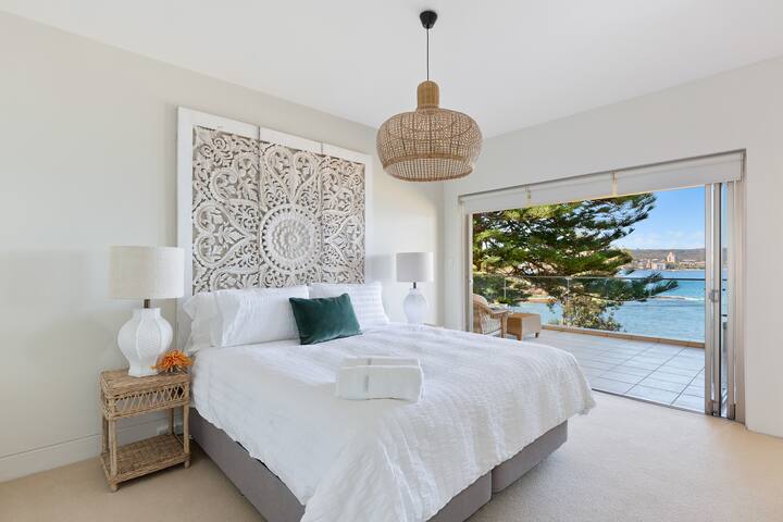 Manly waterfront summer rental. A Unique Retreat