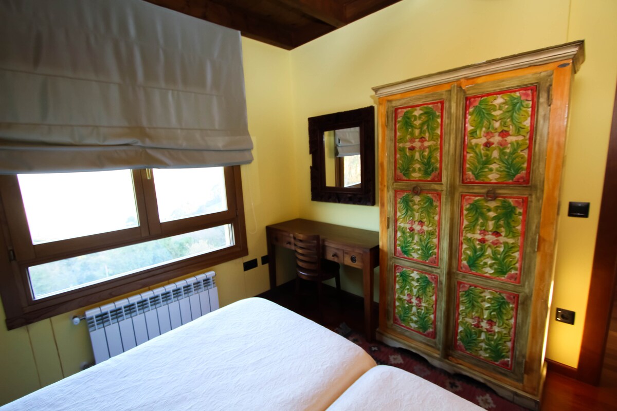 דוגמה נוספת לחדר הפונה למזרח, שבו תוכלו לראות זריחות מרהיבות מבלי לקום מהמיטה.