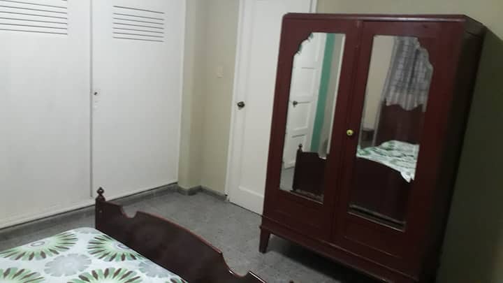 Chumba cha Primara kilicho na A/C na bafu la kujitegemea