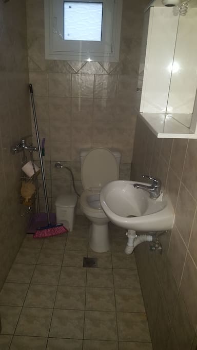 Small shared wc