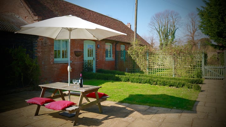 Peper Is A Cosy Rural Cottage. Converted Stables - Kent