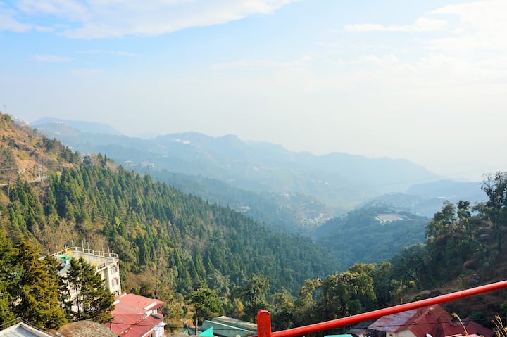Studio room facing the Dehradun Valley!