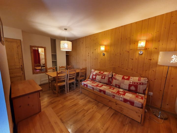 Logement 6 Pers, Skis Aux Pieds, Piscine Chauffée. - Savoie