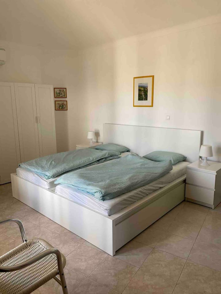 غرفة النوم 1