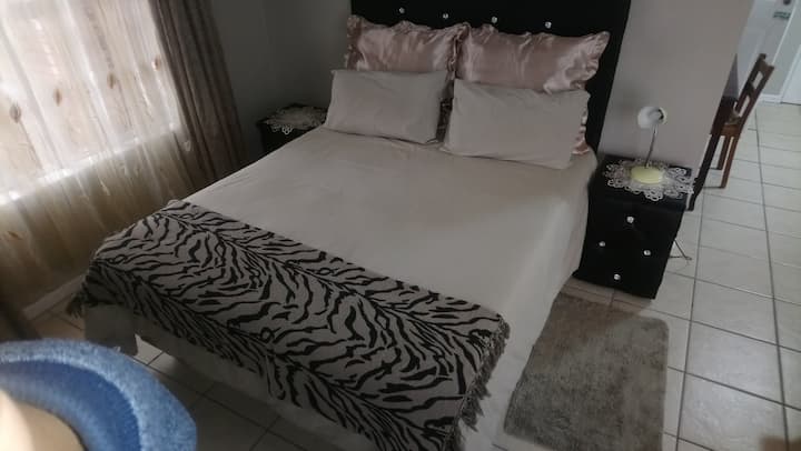 سرير مزدوج مريح