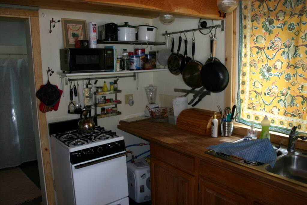 Fully equipped kitchen