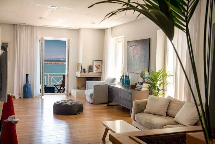 Sideratos High-end Sea View City Apartment