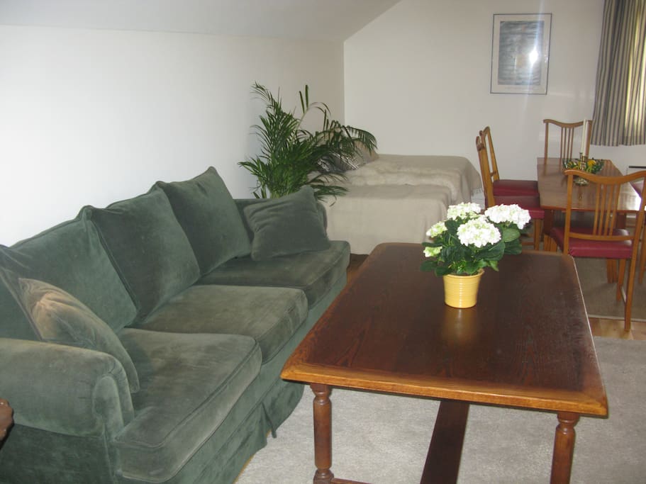 Dining room.