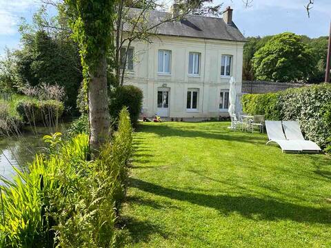 Charming house between the countryside and the sea