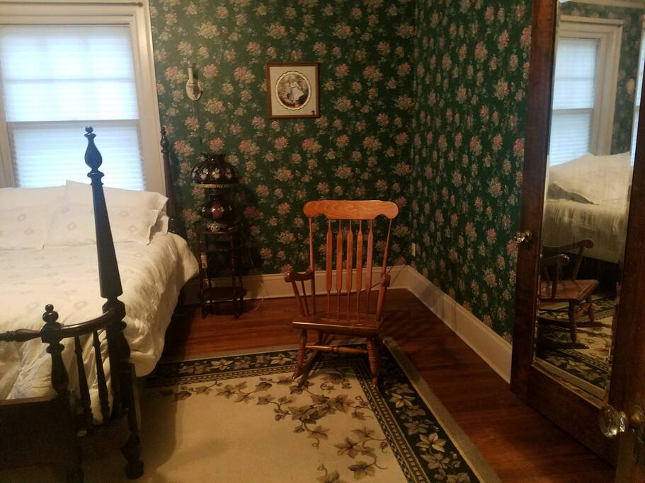 Bedroom - picture 2