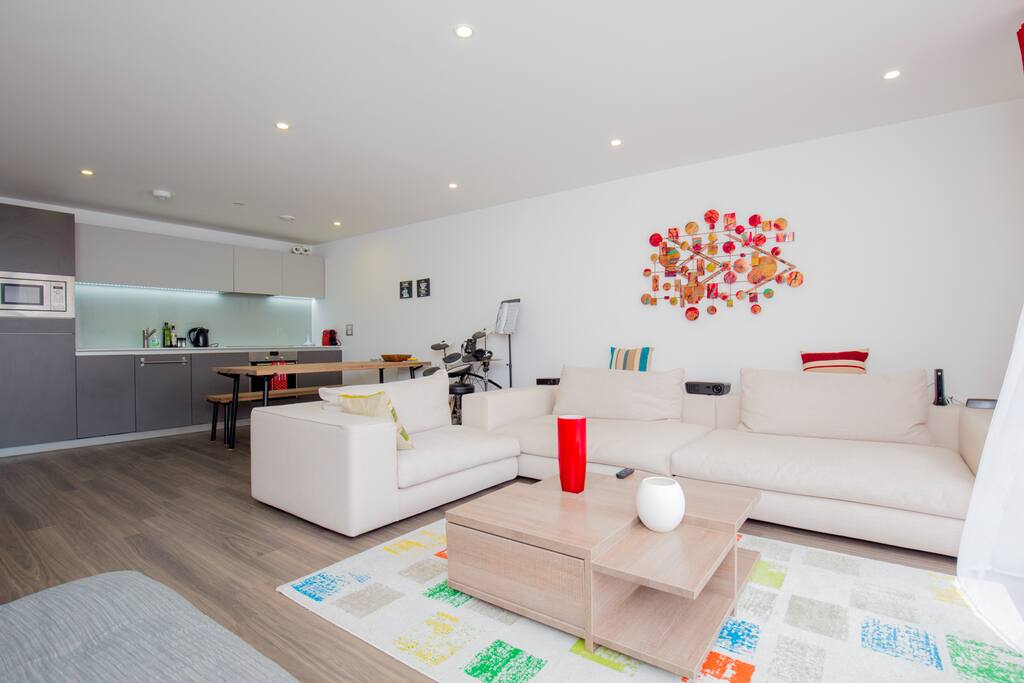 Lounge and kitchen