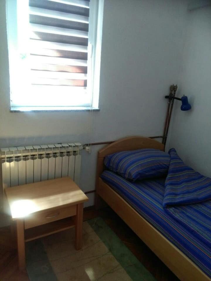 Спалня 6