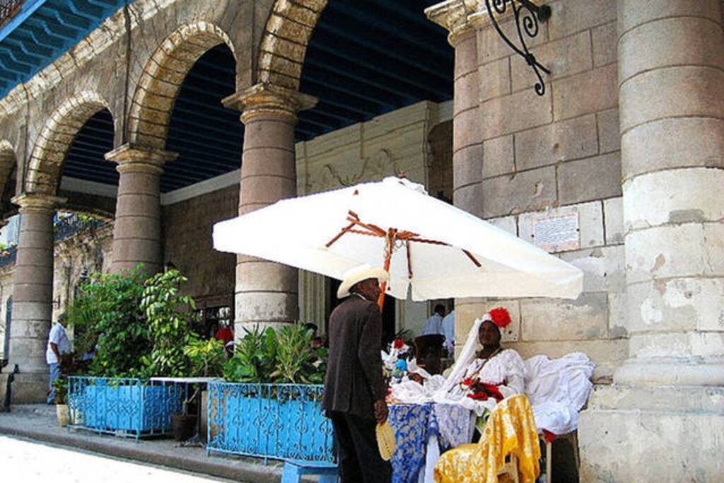 Plaza Vieja is 5 minutes away from your apartment,.