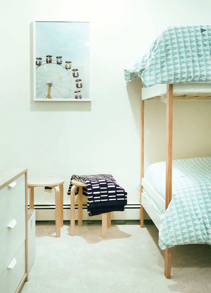 Bedroom 5: bunk room - four twins, smart tv

Note: the top bunks are only suitable for children. 