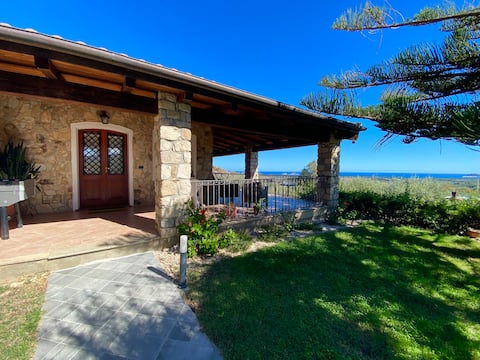 House with garden and beautiful sea view