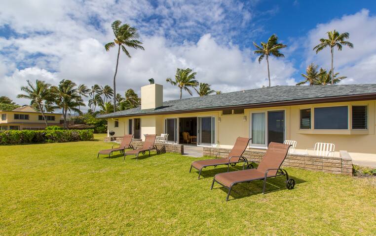 Kakela Kai, beachfront with central A/C, Kailua gallery image 3