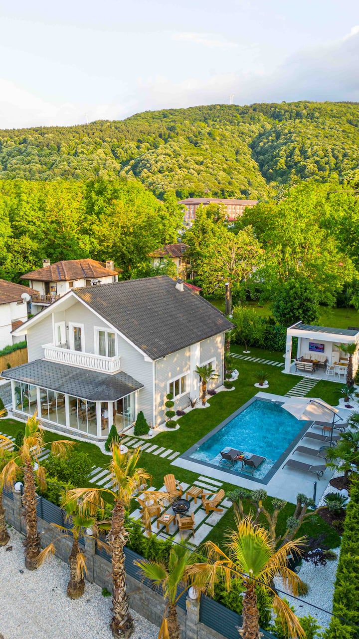 Terra House Sapanca - Villa with Heated Pool