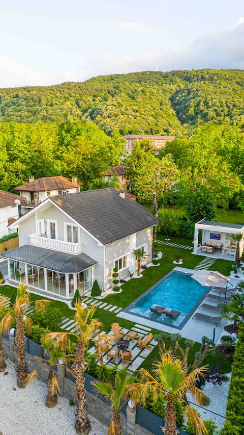 Terra House Sapanca - Villa with Heated Pool