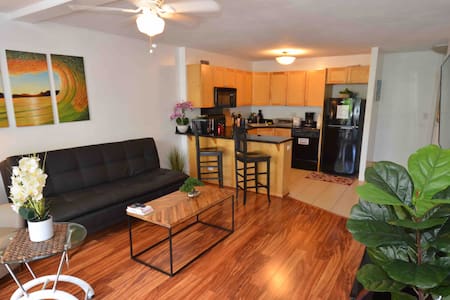 * Spacious Condo /king bed /hart of Waikiki beach❤️