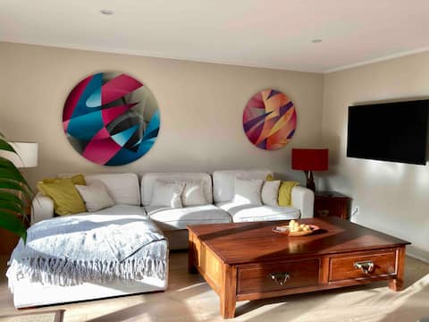 Top Airbnb: Sunny 1BR Auckland Apt | 2 Terraces + Free Parking in Auckland
