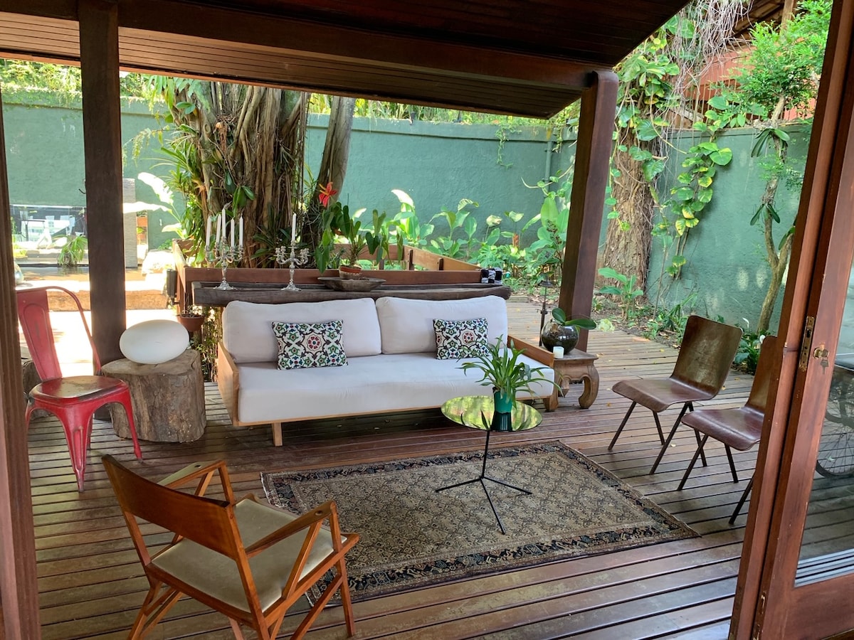 Top performing Airbnb: Exclusive and Secure Villa in Sao Conrado in São Conrado