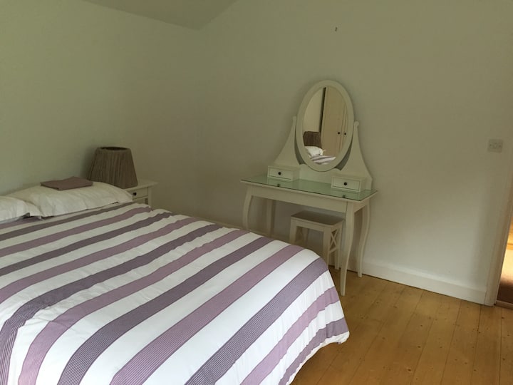 10 Best Airbnb Vacation Rentals In Three Rivers District, England