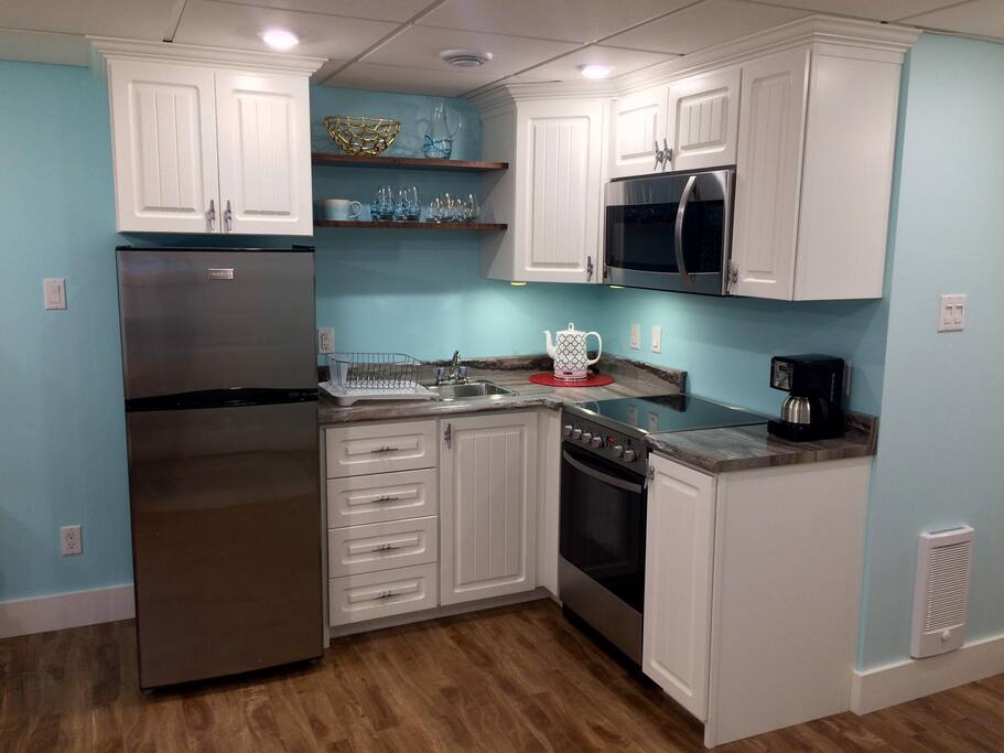 Full kitchen
