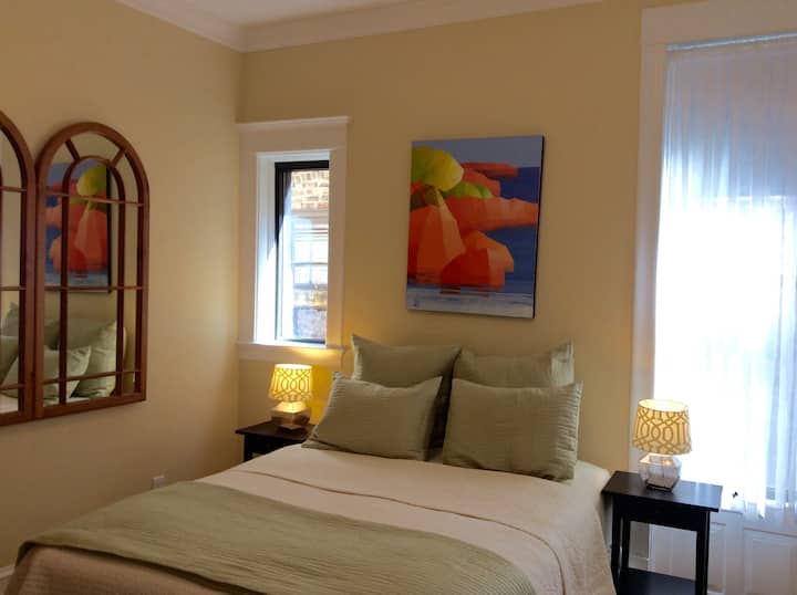 带标准双人床的2号卧室