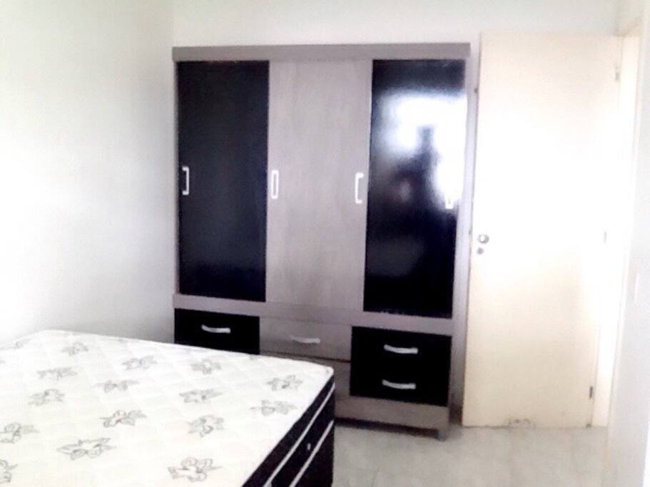 Quarto e o armário