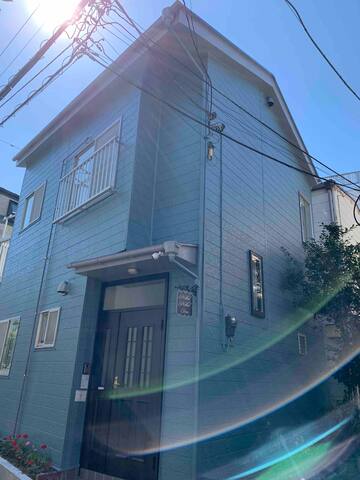 Neko Neko Inn – cat themed home in Shibuya gallery image 4