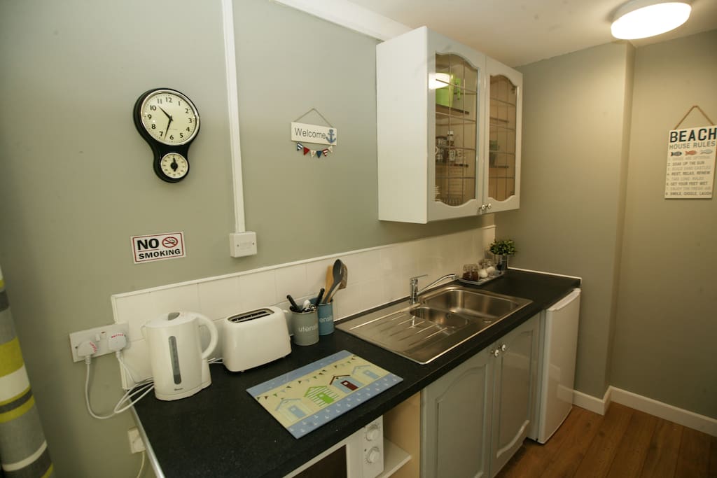 Kitchen fully equipped.