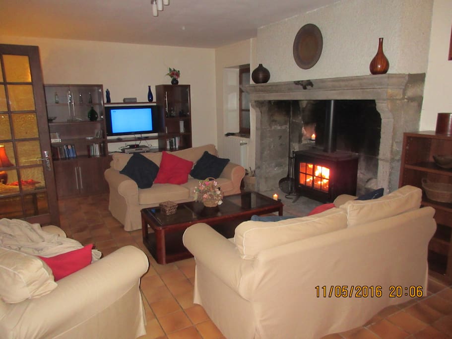 Enjoy a cosy evening watching French or UK TV.