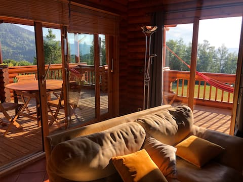 Propriété Airbnb réussie: 130 m2 chalet close to the Les 7 Laux resort à Isère