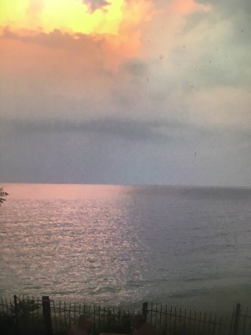 Вид на море из окна