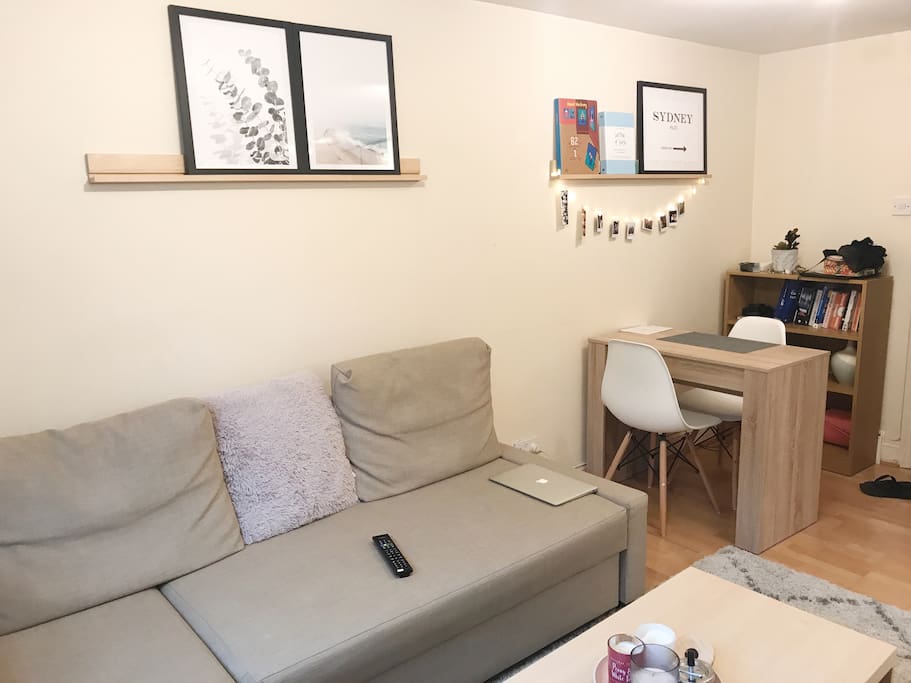 Living room + extendable dining table