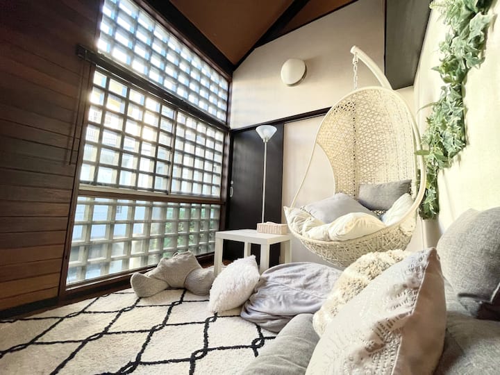 Living room image 2