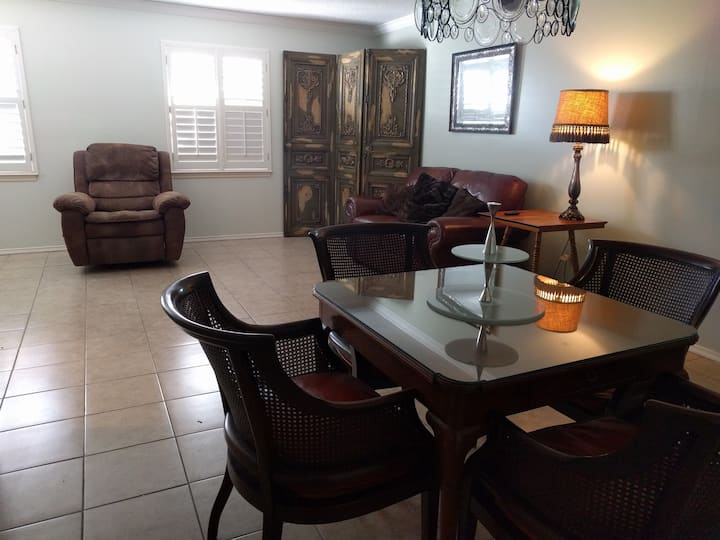 2bd/2b Townhouse In Gated Community W/garage - McAllen