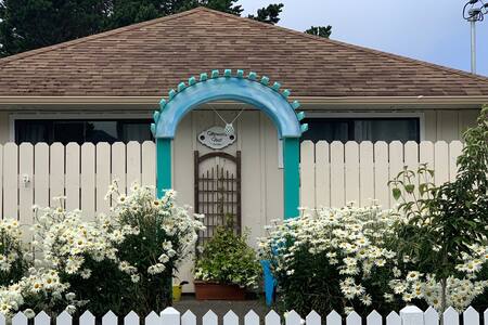 Mermaid's Nest in Quiet South Seaside