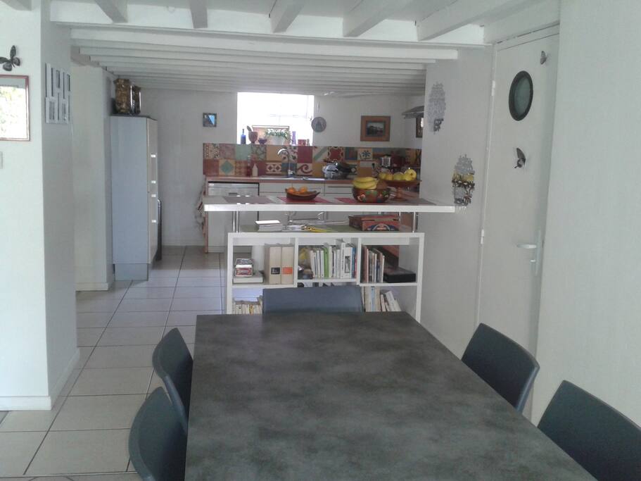 Cuisine ouverte sur séjour-salon