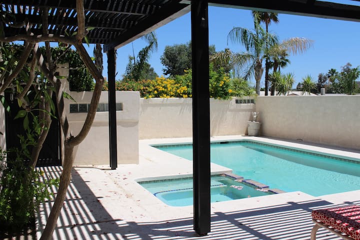 Prime Location/on Golf Course/pool /Spa/privacy - Palm Desert, CA