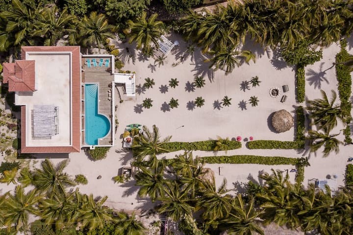 Villa Aurora Belize – Private Beach, Pool & Dock gallery image 4