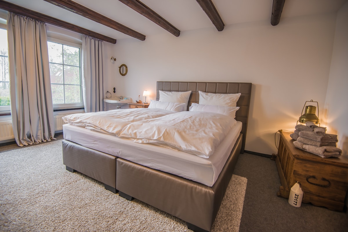 Chumba cha kulala kilicho na kabati ya kuingia