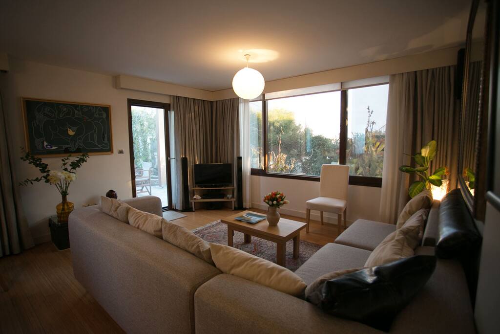 Lounge room from hallway to courtyard