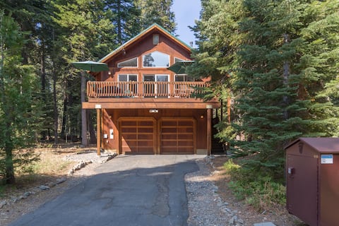 Top Airbnb: Beautiful Tahoma West Shore Cabin! - 2 Car Garage in Tahoma